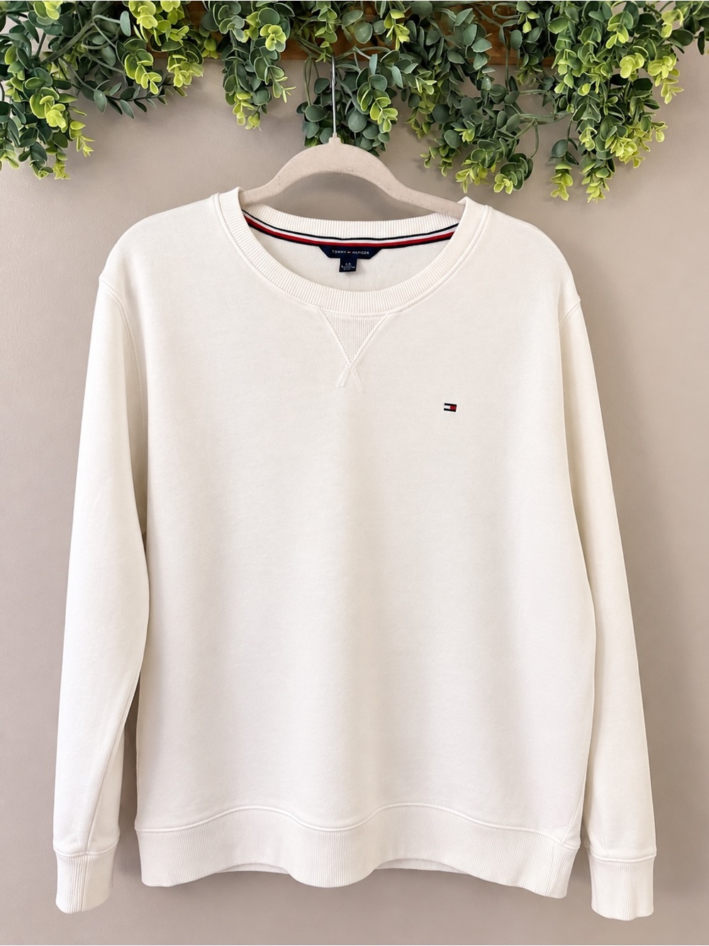 Tommy Hilfiger Women’s White Crewneck Sweatshirt – XXL